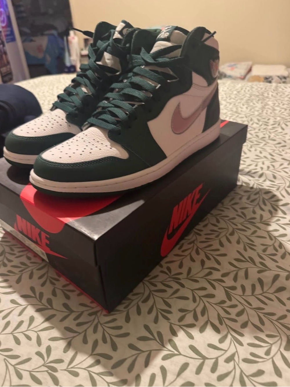 Nike Air Jordan 1 High - White & Dark Green